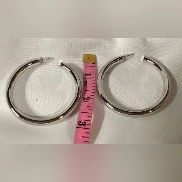 Daniela Swaebe silver hoop earrings - Picture 2 of 3